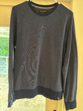 Men’s Banana Republic sweatshirt